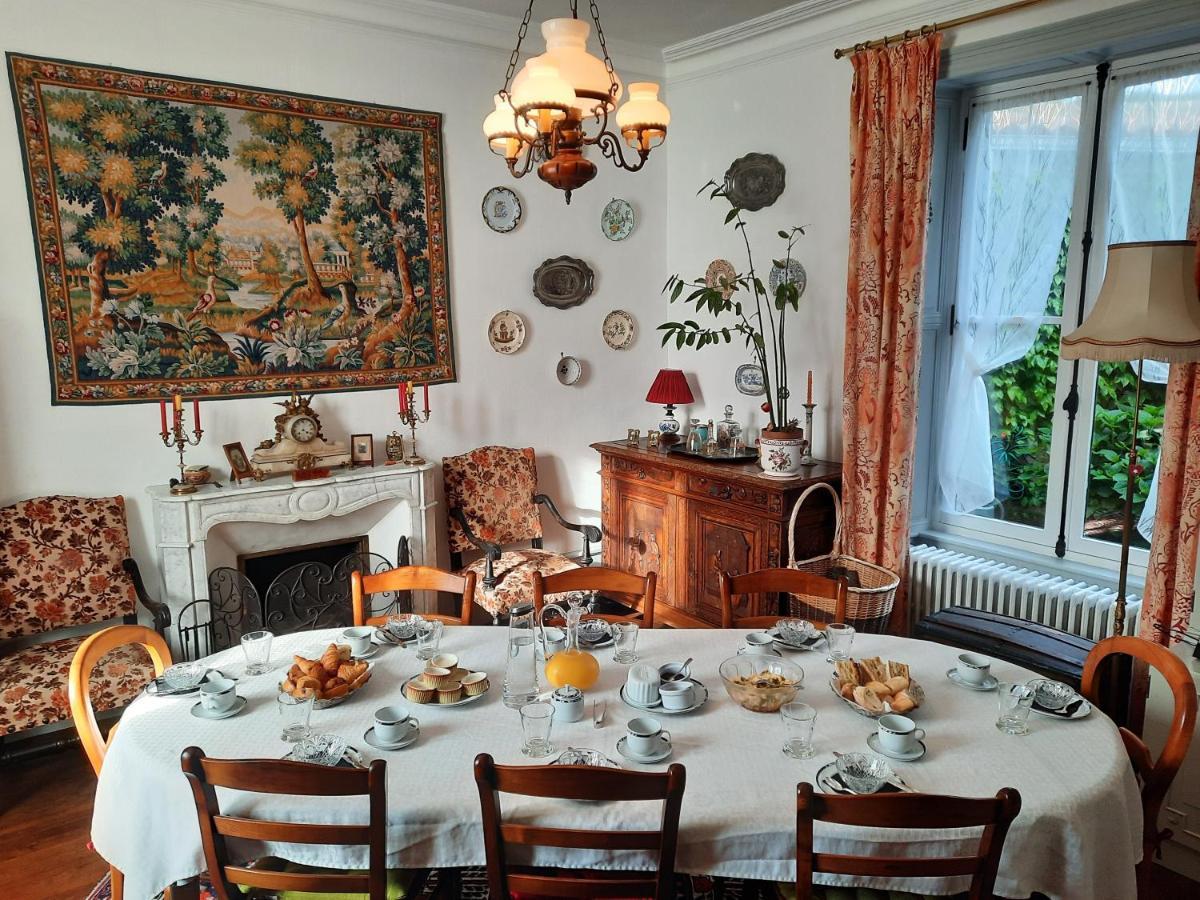 Les Cedres Bed and Breakfast Montaigu-Vendee Εξωτερικό φωτογραφία
