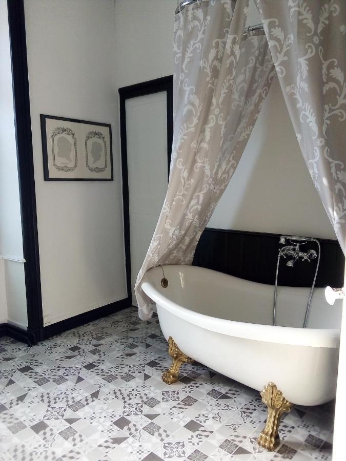 Les Cedres Bed and Breakfast Montaigu-Vendee Εξωτερικό φωτογραφία